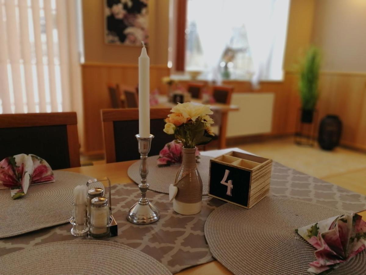 Vzdelavaci Stredisko A Hotel ヴァルンスドルフ エクステリア 写真